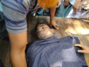 দিনাজপুরের নবাবগঞ্জে জমিতে সার নিয়ে যাওয়ার পথে বজ্রপাতে যুবকের মৃত্যু