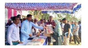 দেবীগঞ্জে প্রধানমন্ত্রীর ঈদ উপহার বিতরণ করলেন পানি প্রতিমন্ত্রী আজাদ